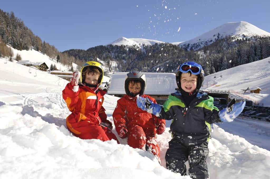 Kinder- Und Familienhotel Nockalm Innerkrems Szoba fotó